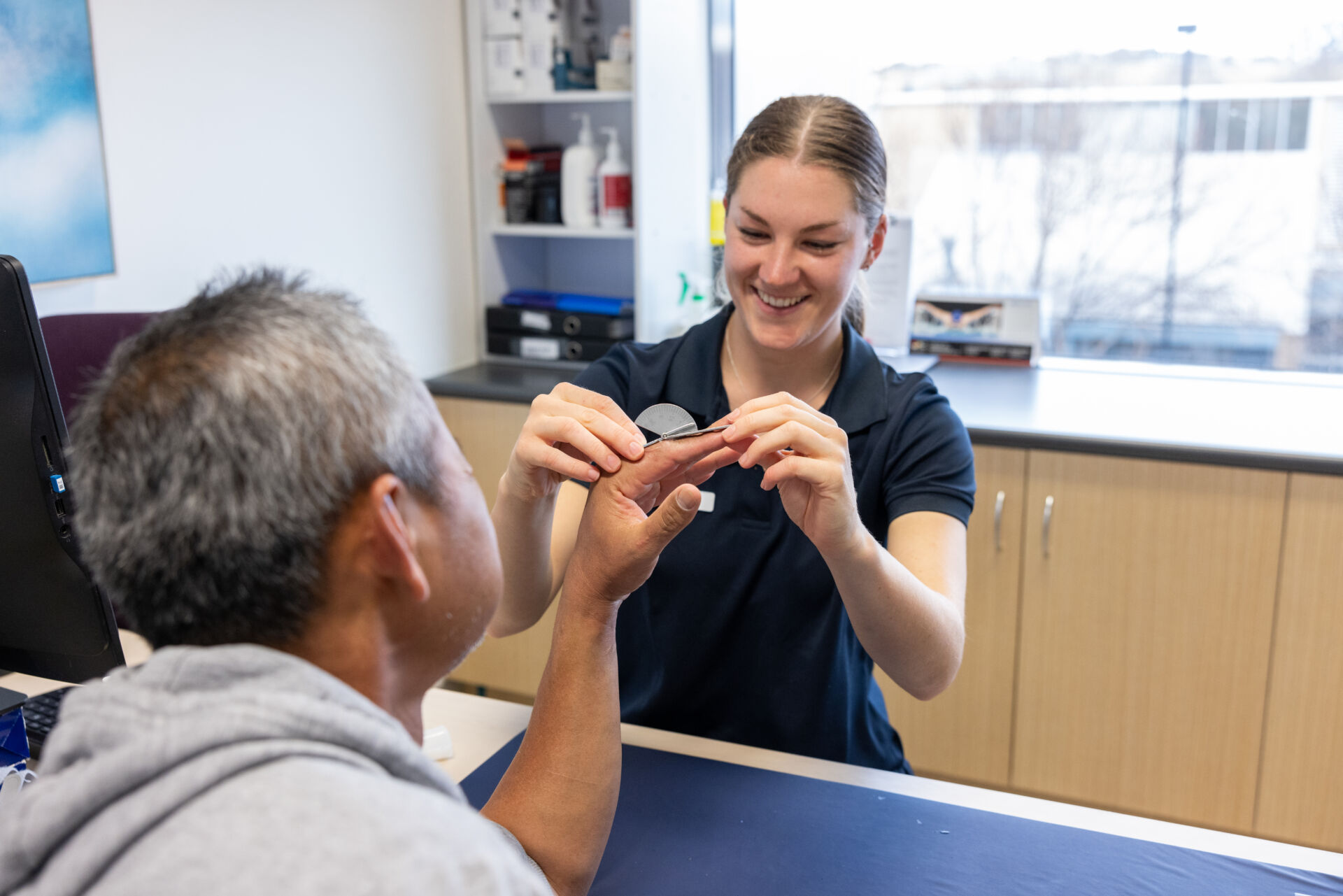 Small Muscles, Big Impact: How Hand Therapy Helps Recovery